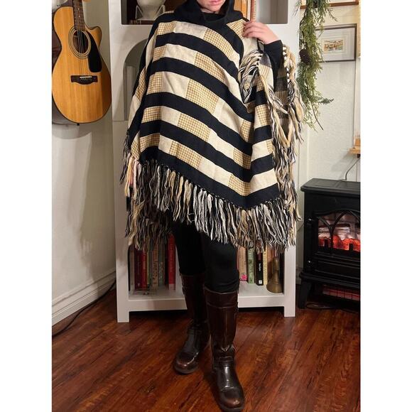 Arolan Kutomo women's wool plaid poncho cape one size Finland winter city girl - Picture 2 of 7